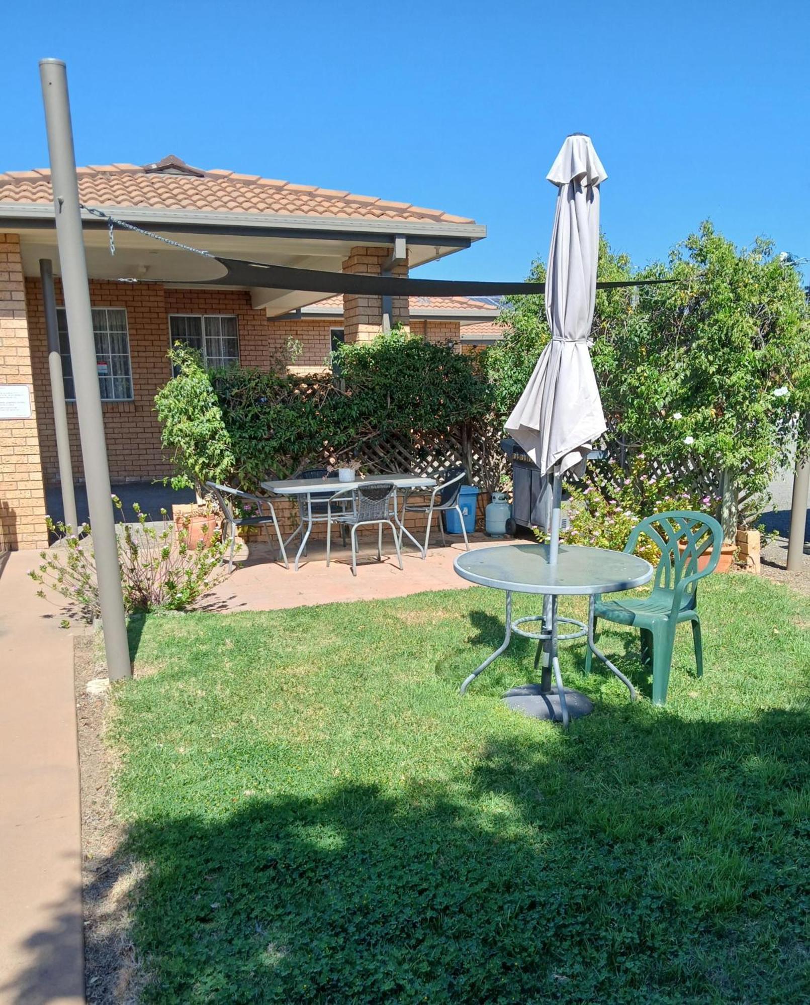 Aaron Inn Motel Narrabri Dış mekan fotoğraf