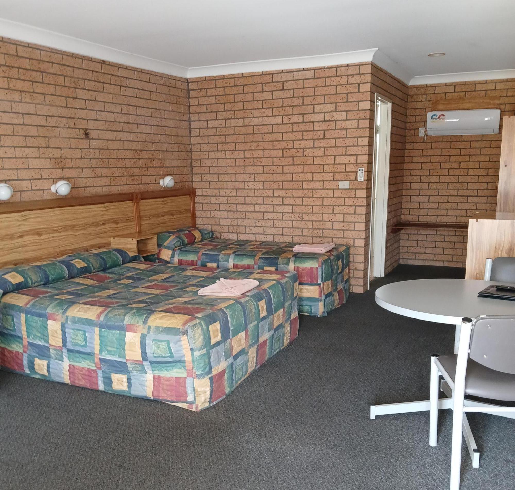 Aaron Inn Motel Narrabri Dış mekan fotoğraf