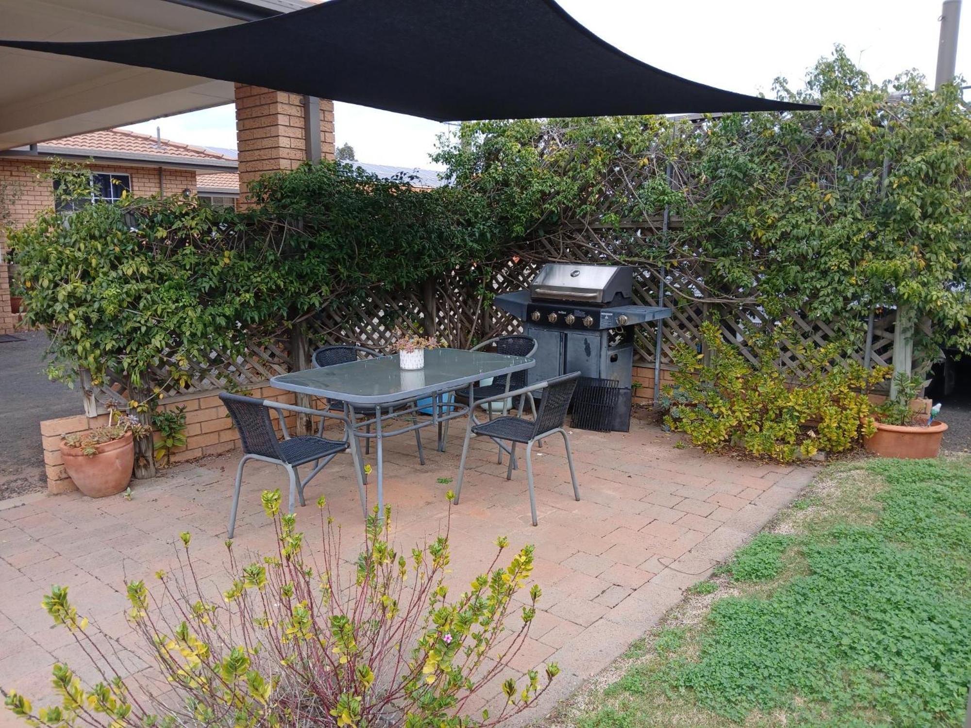 Aaron Inn Motel Narrabri Dış mekan fotoğraf