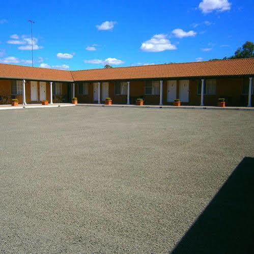 Aaron Inn Motel Narrabri Dış mekan fotoğraf