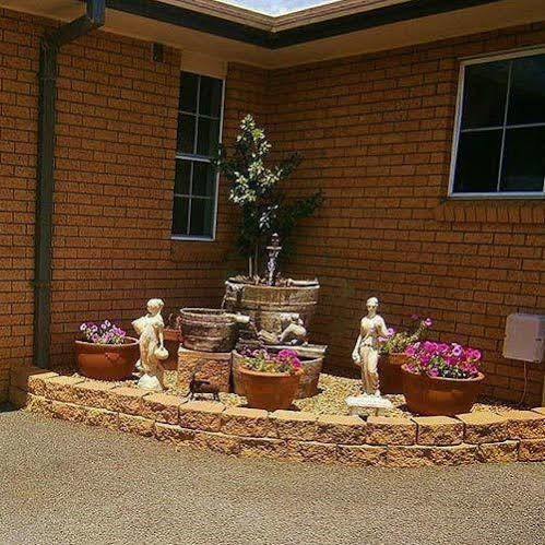 Aaron Inn Motel Narrabri Dış mekan fotoğraf